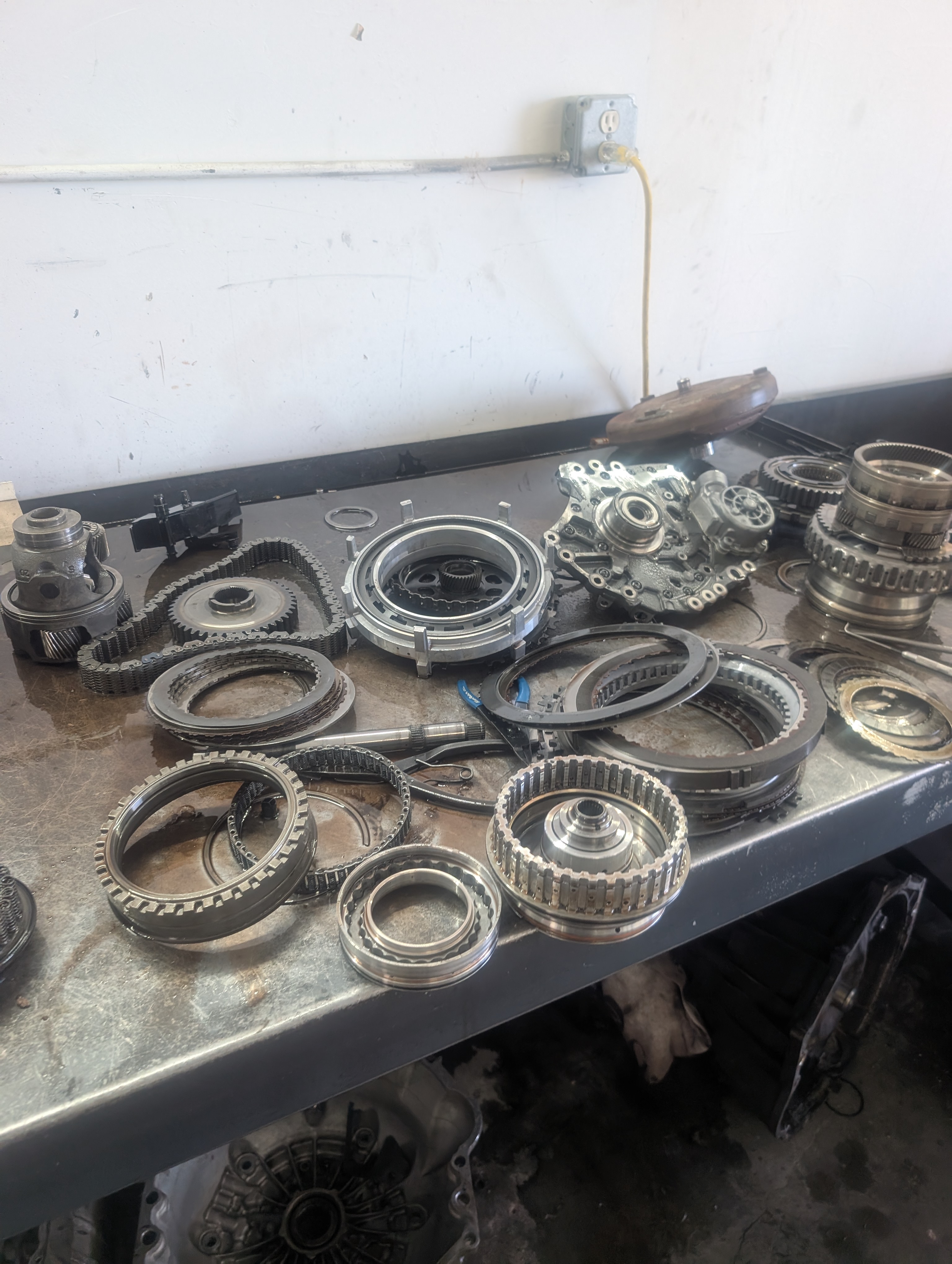 Detailed transmission overhaul work at Shift Right Transmissions
